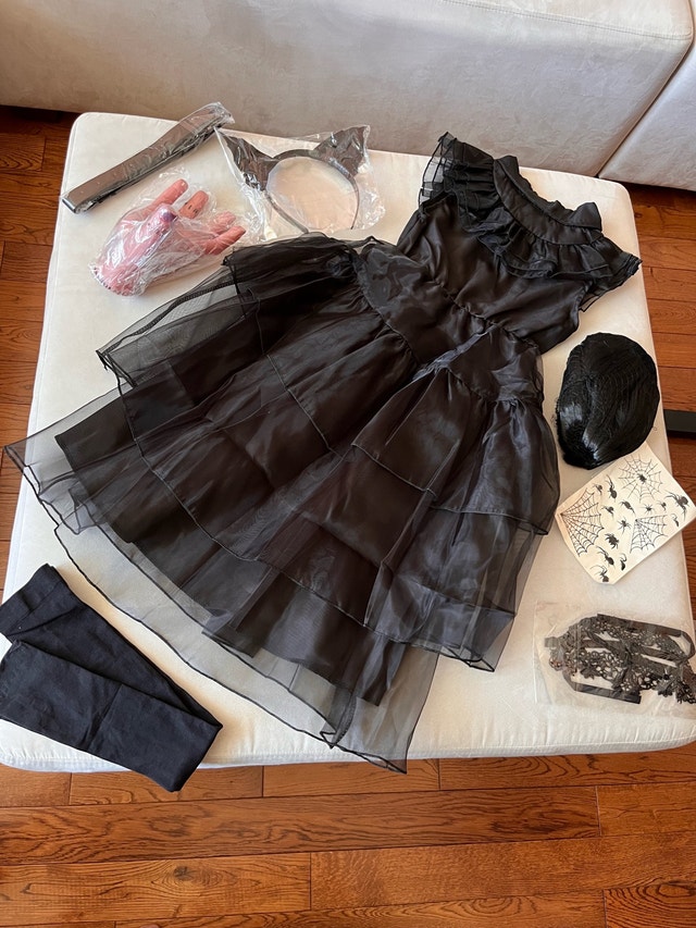 Brand NEW Wednesday Addams Dress Wig Hand Accessories Size 4/5