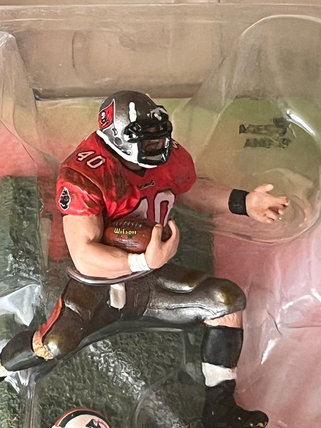 Tampa Bay Buccaneers / Miami Dolphins Football 3” Mini Series - photo 2