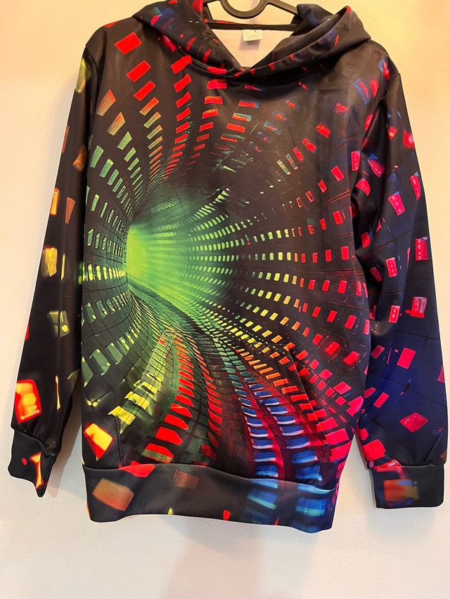 NEW Hoody — Optical Illusion Hoodie Youth Size Large