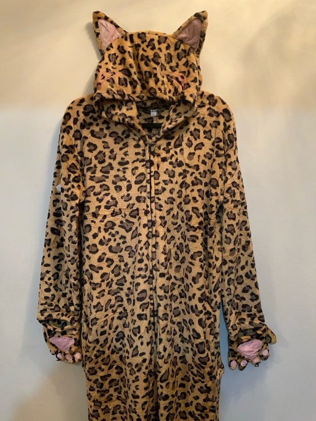 Brand NEW Leopard Print Kigurumi Plush Onesie 53” - photo 2