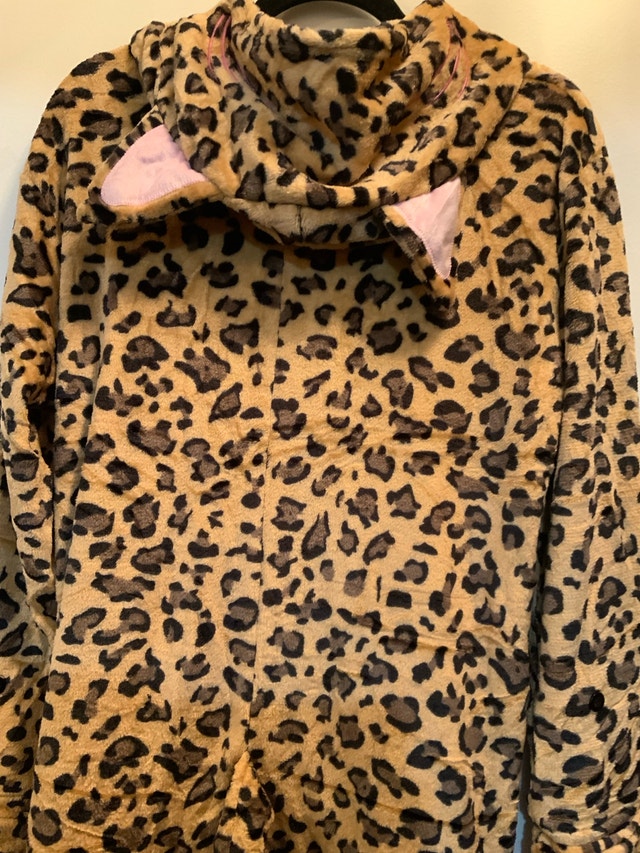 Brand NEW Leopard Print Kigurumi Plush Onesie 53” - photo 4