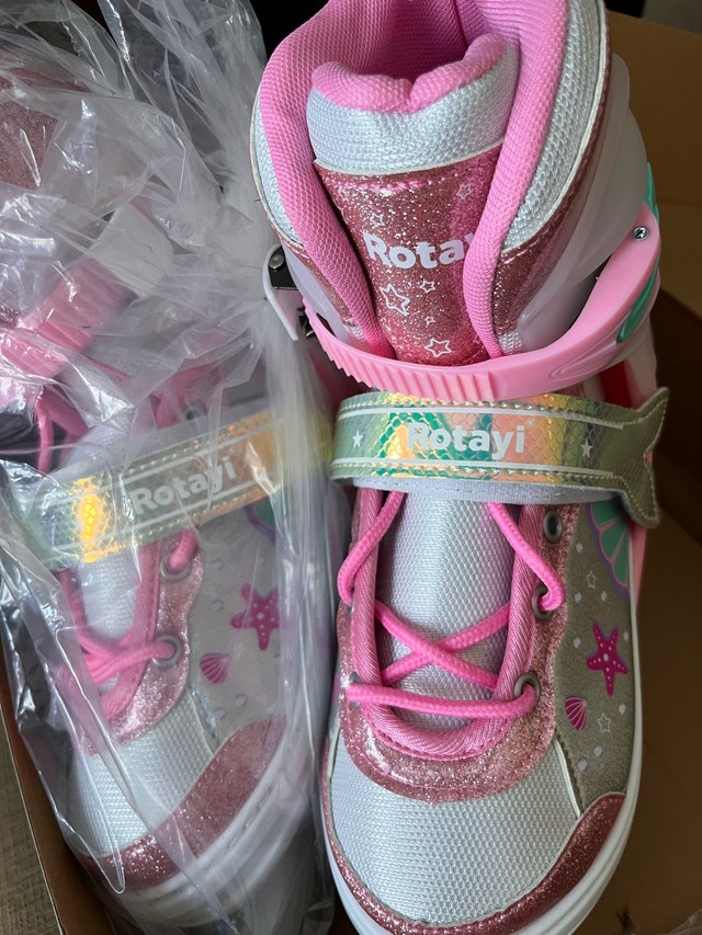 Brand NEW Rotayi Ice Skates — Adjustable Fits Kids Size 39 - 42 - photo 4