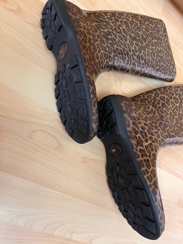 Brand NEW — Rain Boots Women Size 9 Leopard Print - photo 3
