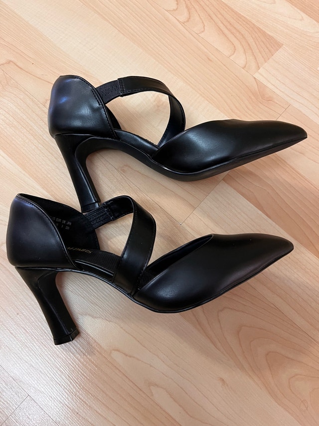 Brand NEW — DREAM PAIRS Black Heels Size 5 Dressy Shoes