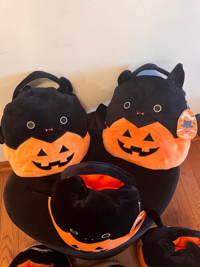 Brand NEW — 12” Emily the Bat Treat Basket Original Squishmallow - photo 2