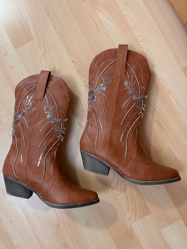 Brand NEW Women's Size 9.5 Cowboy Western Boots