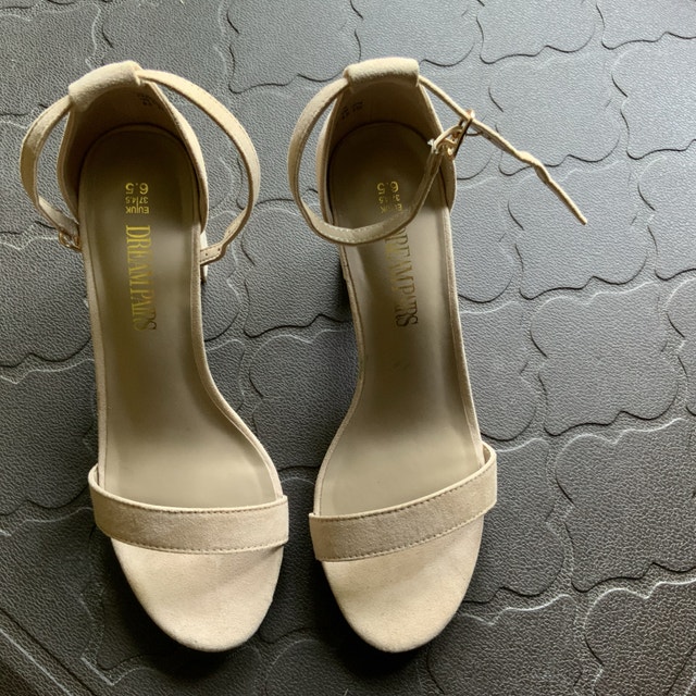 Brand NEW Dream Pairs Block Heels Size 6.5 Beige - photo 5