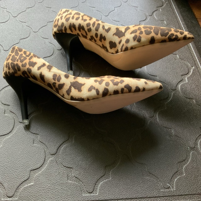 WenFuni Size 7 Leopard Print Pump Heels - photo 2