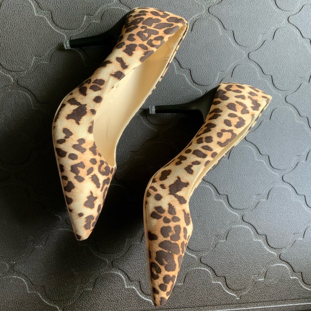 WenFuni Size 7 Leopard Print Pump Heels - photo 4