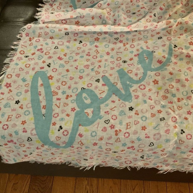 "Love More" Scarf — Brand NEW - photo 4