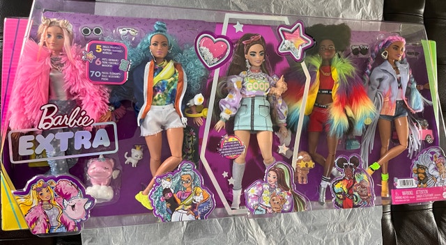 Brand NEW — Barbie Extra 5-Doll Set - photo 2