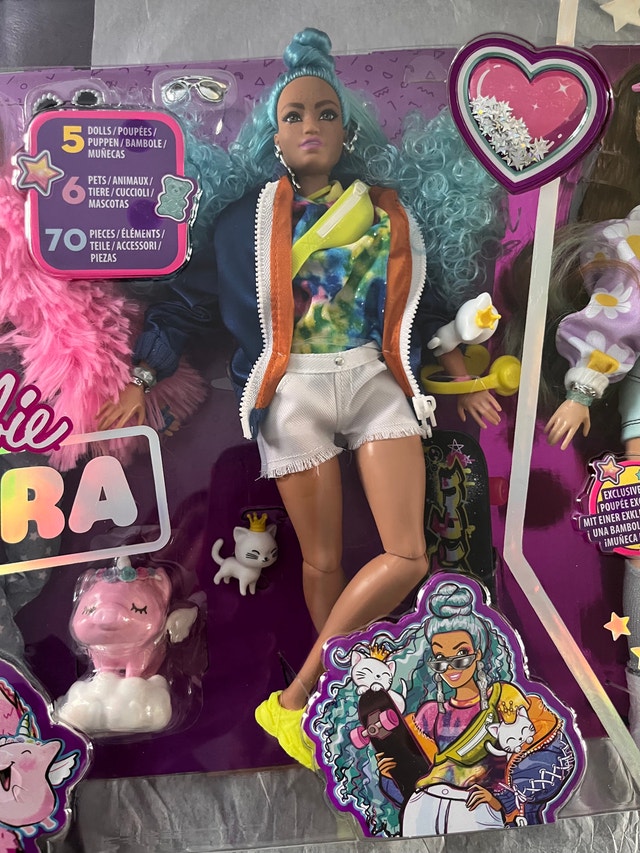Brand NEW — Barbie Extra 5-Doll Set - photo 4