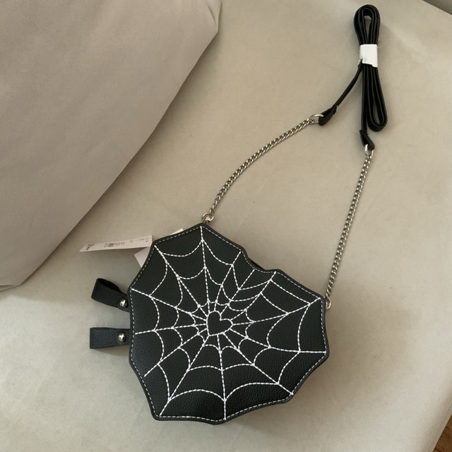 Spider Web Crossbody Bag Heart Shaped Claire’s NEW - photo 2