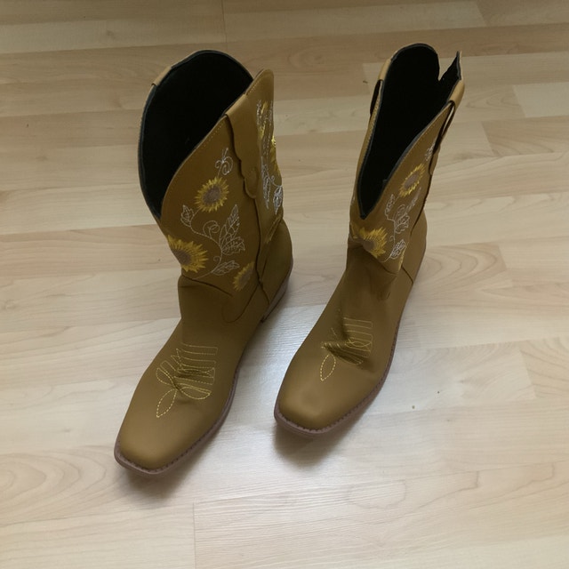 NEW — Women Cowboy Boots Size 36 — See Size Chart Photo - photo 4