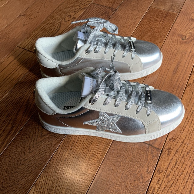 Lucky Step Sneakers Women Size 8