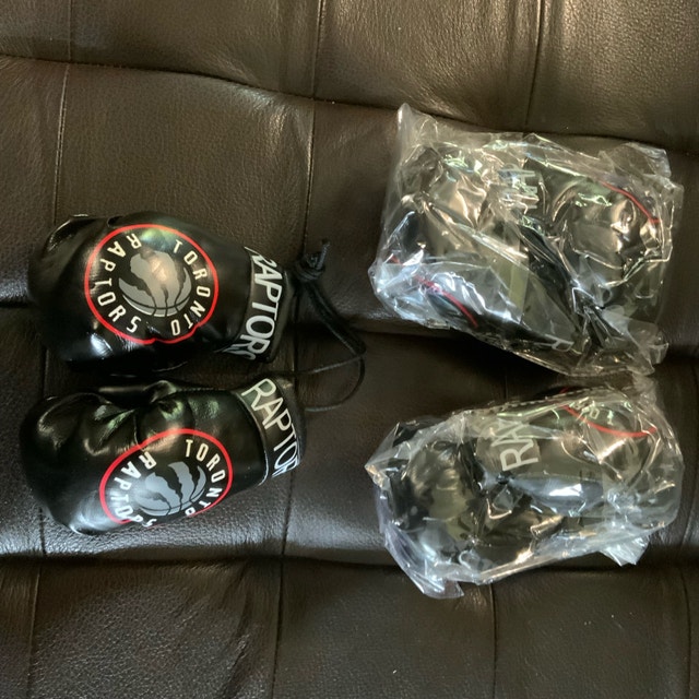 NEW Toronto Raptors Basketball Mini Boxing Gloves - photo 2