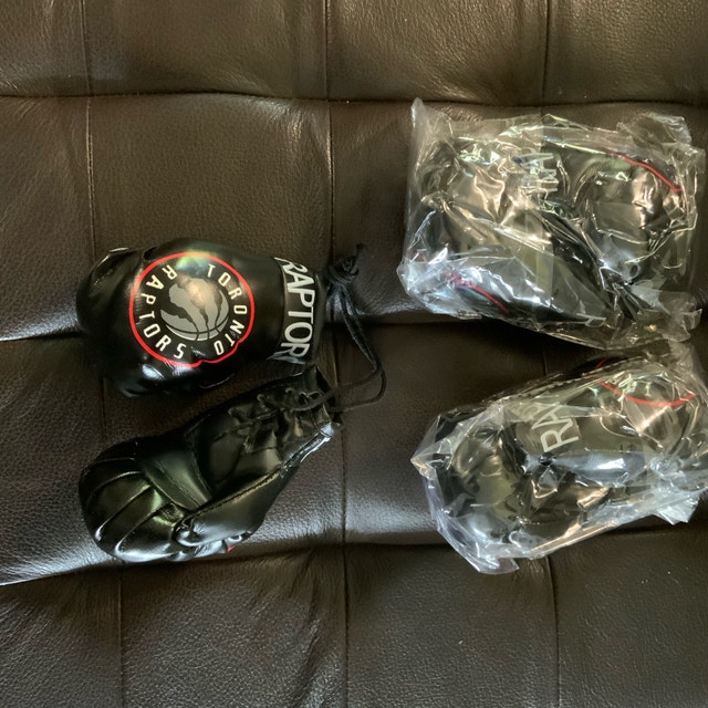 NEW Toronto Raptors Basketball Mini Boxing Gloves - photo 3