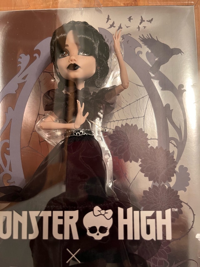 Brand NEW in Box — Monster High Wednesday Doll - photo 4