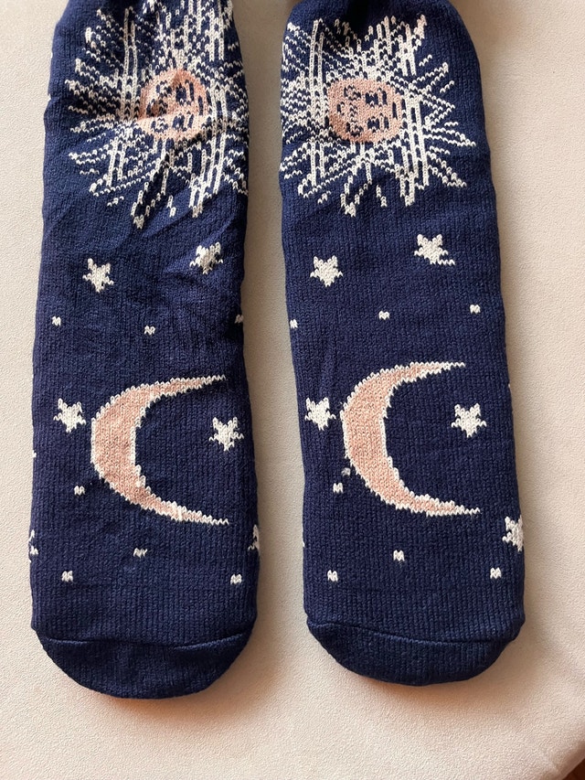 NEW — Starry Night THREE POODLE Sherpa Socks Non-Slip - photo 3