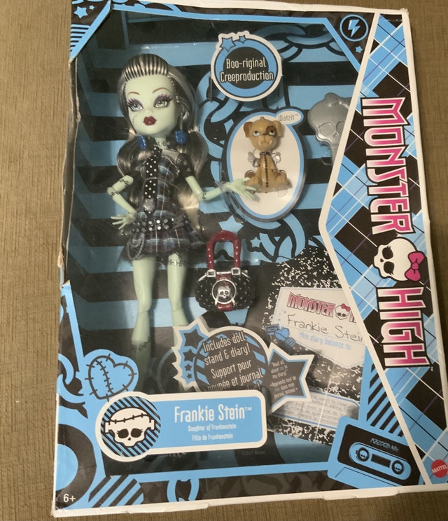 Monster High Frankie Stein Doll with Watzit
