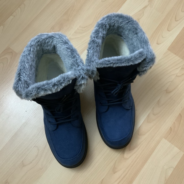 Brand NEW — Winter Boots Women Size 44 (US 12) and 45 (US 13) - photo 3