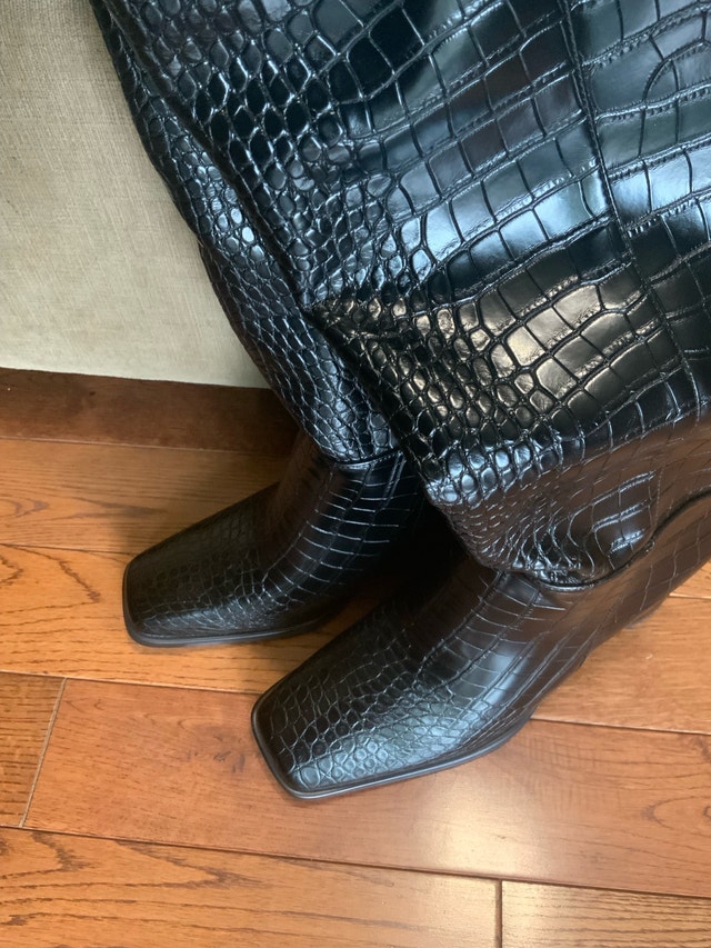Brand NEW Boots Black Crocodile-Texture Size 41 (9.5 US) Women - photo 3