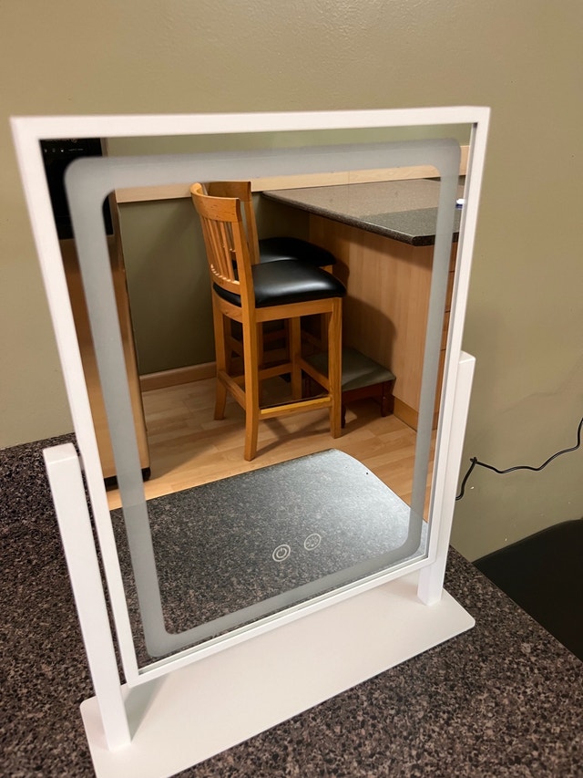 Brand NEW 10”x14” Sturdy Tabletop Makeup Mirror with Light - photo 3