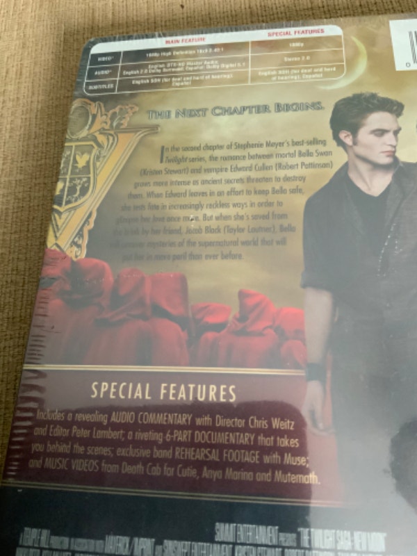 NEW Twilight Blu Ray DVD — New Moon — Sealed Brand New - photo 2
