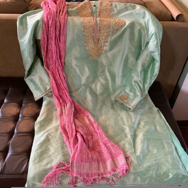 Men's Kurta — Size 42 — Fully Lined Embellished Long Kurta - photo 4