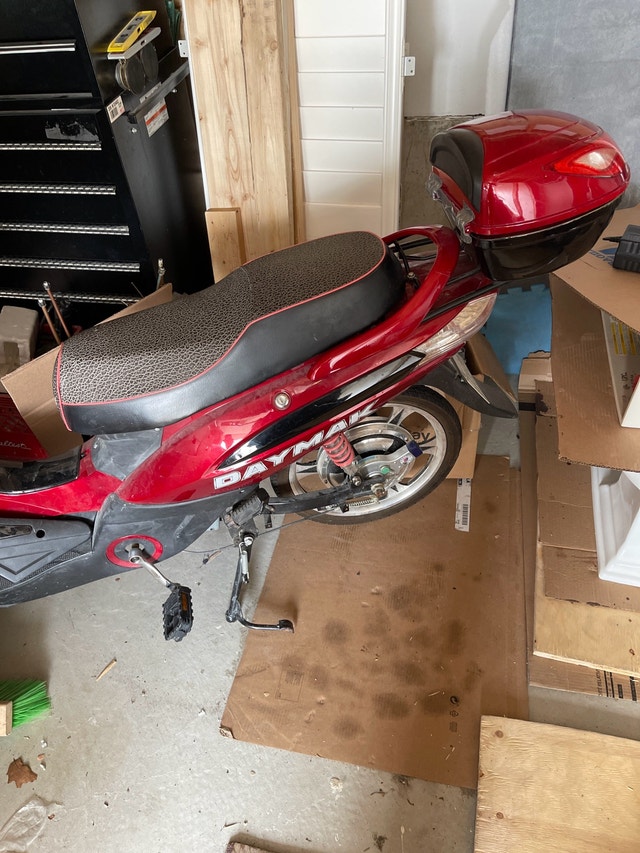 Daymak electric scooter with full fairing. Trades?