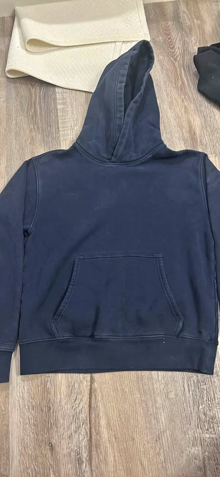Navy Aritzia Perfect Fit Hoodie Size Small