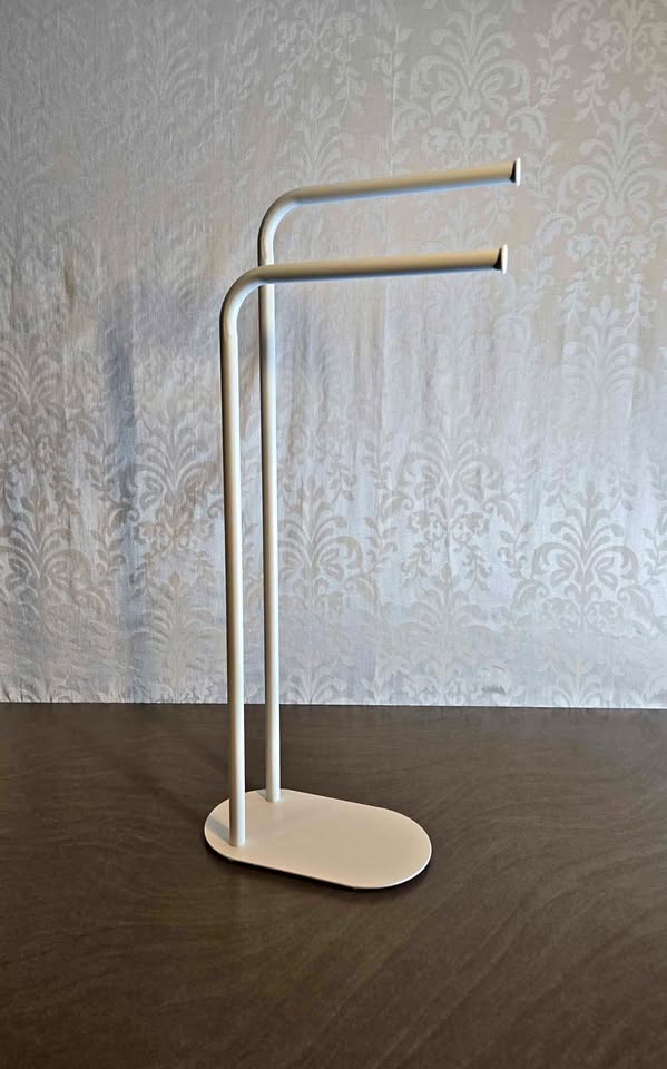 2 Tier Freestanding Towel Rack