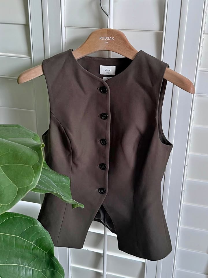 Wilfred Regal Vest & Agency Pants Set