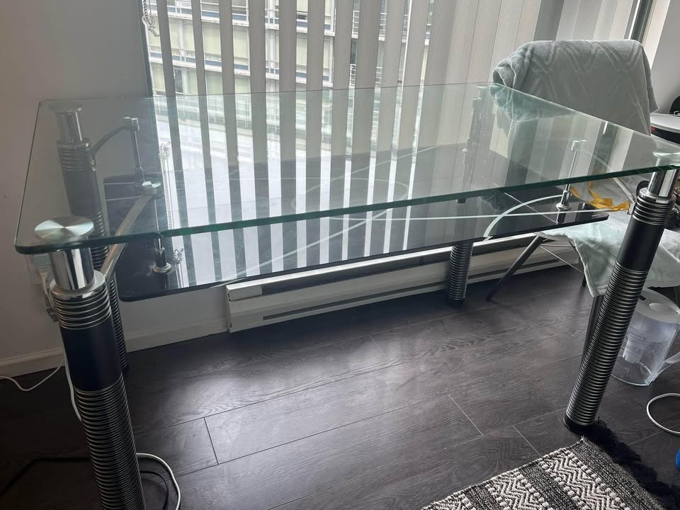 Beautiful Tempered Glass Table