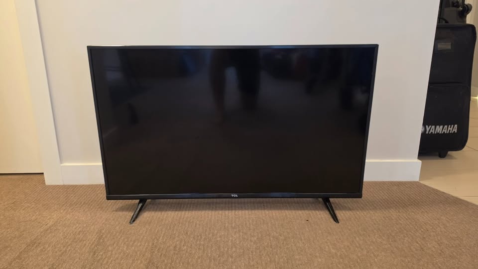 TCL 43" 4K UHD HDR Smart Android TV (Excellent) - photo 4