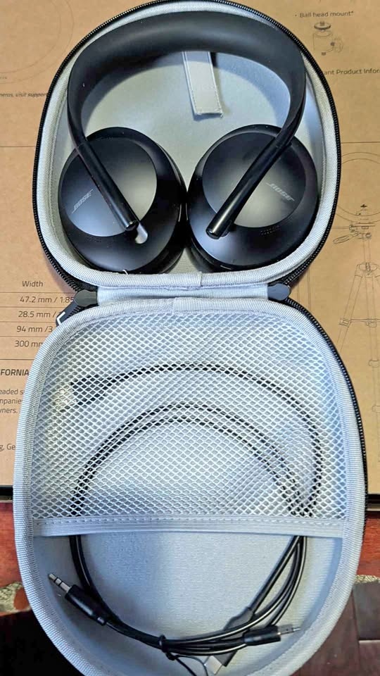 Bose Noise Cancelling Headphones 700