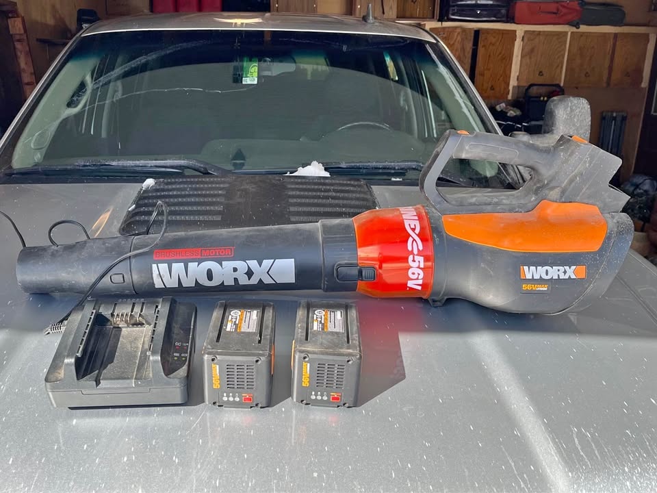 Worx Brushless 56v Turbine Leaf/Snow Blower w/ 2 Batteries