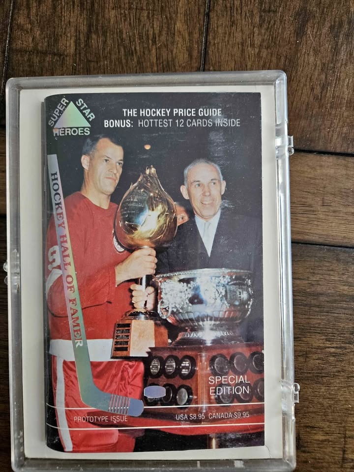 Super Star Heroes Hockey Price Guide with 12 Cards - 1992-1993