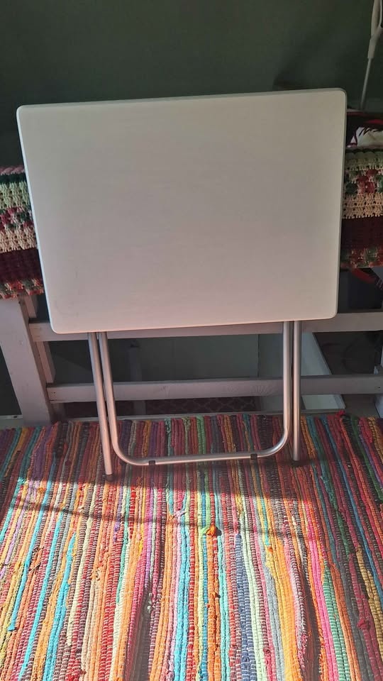 Table for sale pickup And Cash Only. Not heavy. Indoor, or outdo - photo 2
