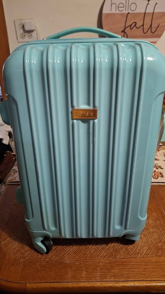 Suitcase for sale. Beautiful color. Pickup and cash only. - photo 2