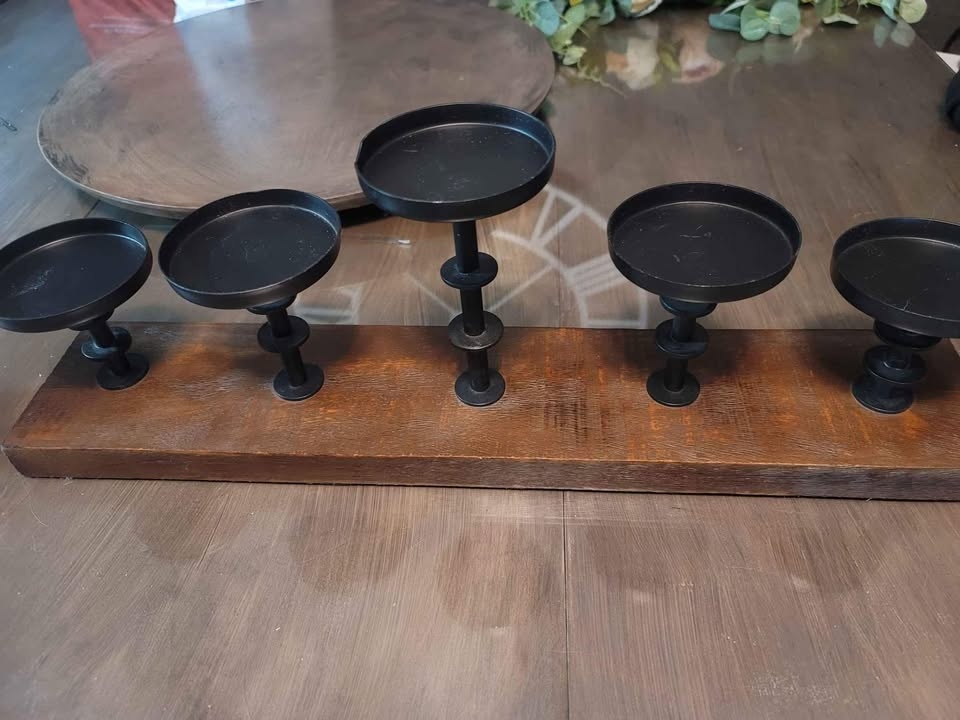 Decorative candleholder