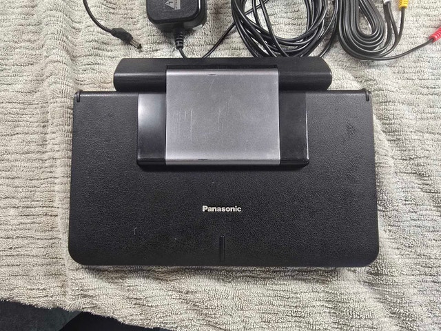 Panasonic DVD-LS83 Portable DVD Player