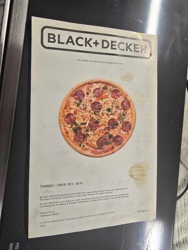Black and Decker Toaster Oven - photo 3