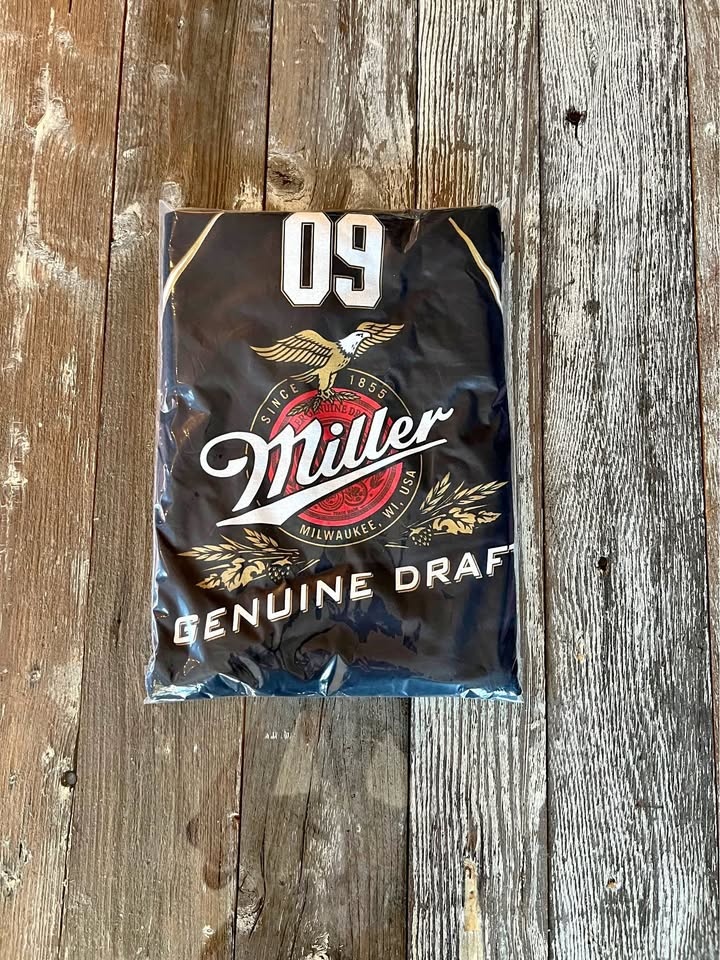 2009 Tee Miller Genuine Draft Men's T-Shirt XL