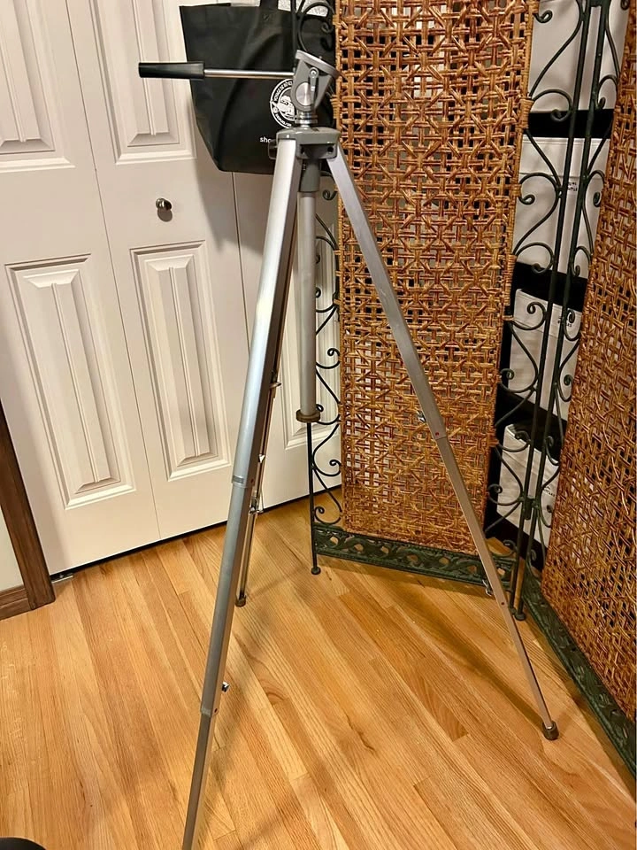 Vintage King Japan Aluminum Tripod – 1970s/80s