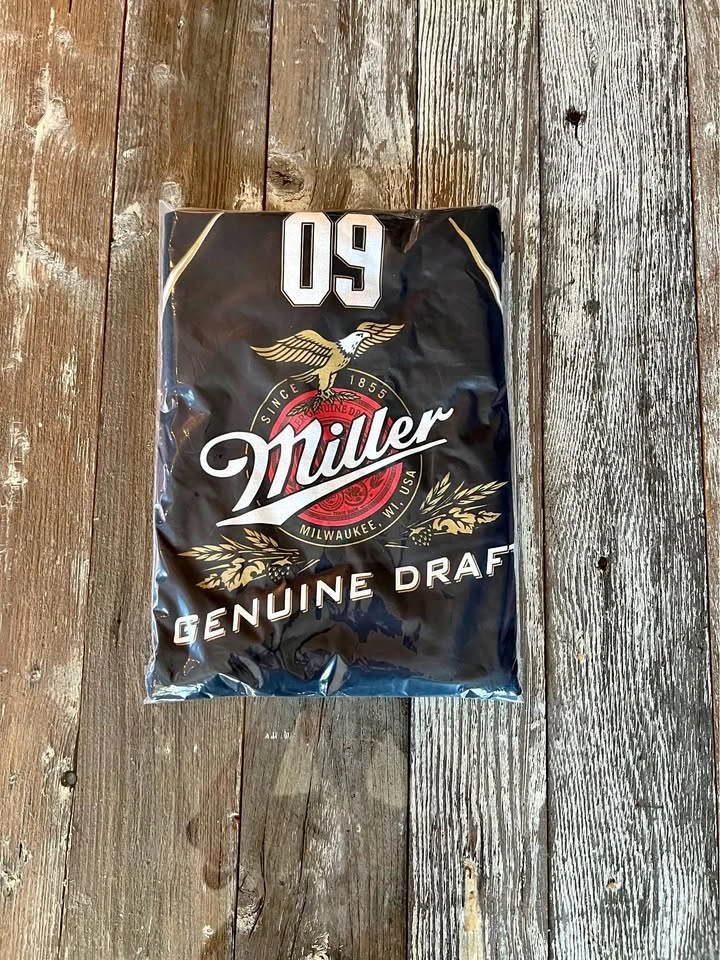 2009 Tee Miller Genuine Draft Men's T-Shirt XL