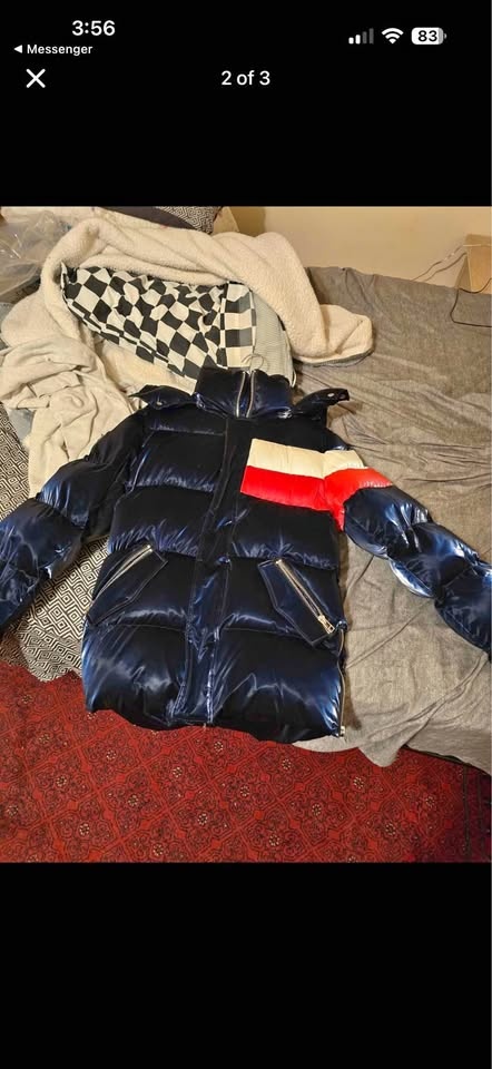 Stylish Woodpecker Puffer Jacket - Great for Winter!