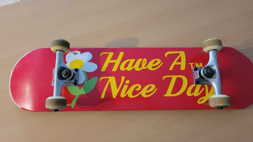 "Have A Nice Day" Complete Skateboard - Great Condition - photo 3
