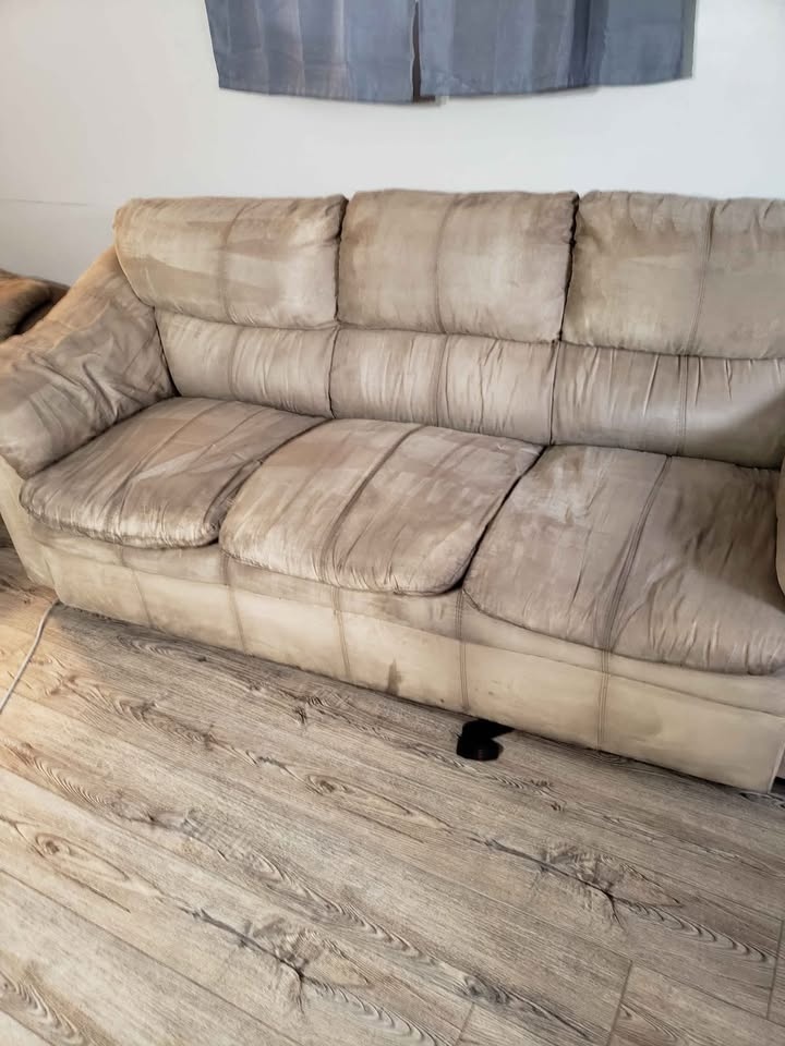 Upholstery plus carpet - photo 2