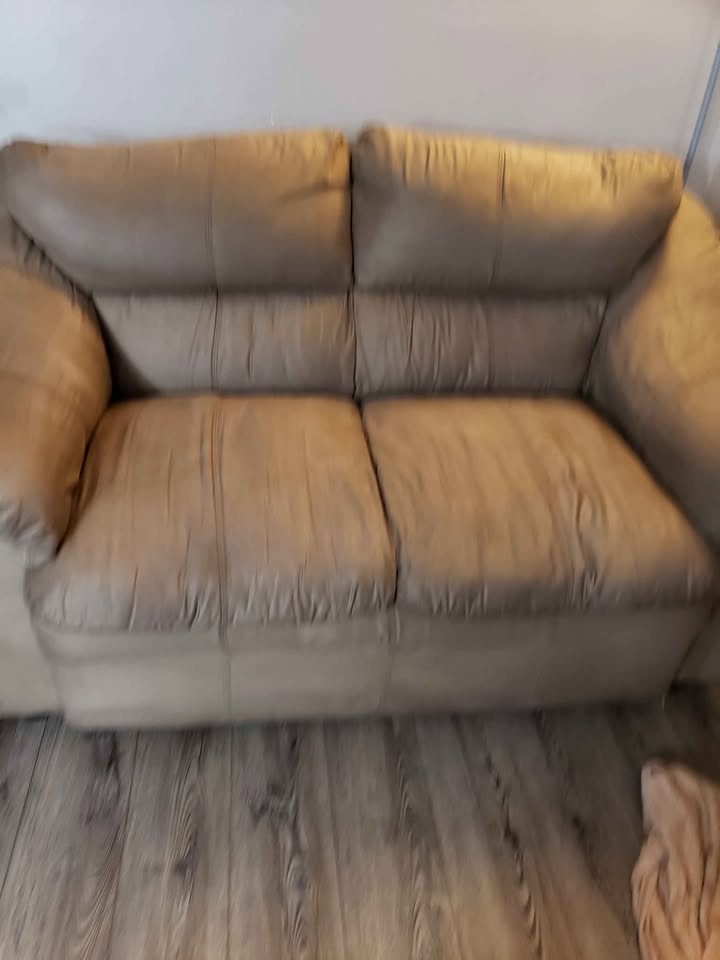 Upholstery plus carpet - photo 4